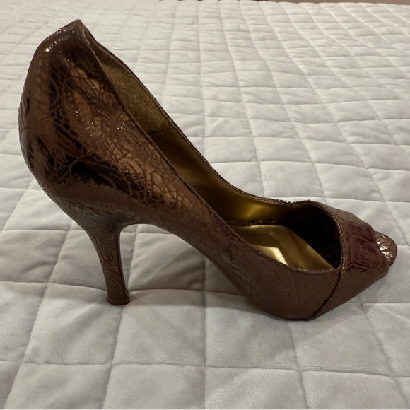 Michael Antonio Bronze Patent Leather women Heels - Size 9 - Picture 3 of 10